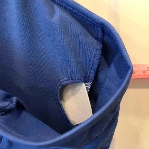 Laundry By Shelli Segal, Keyhole cutout, racerback athletic bra,removable pads - Picture 4 of 6